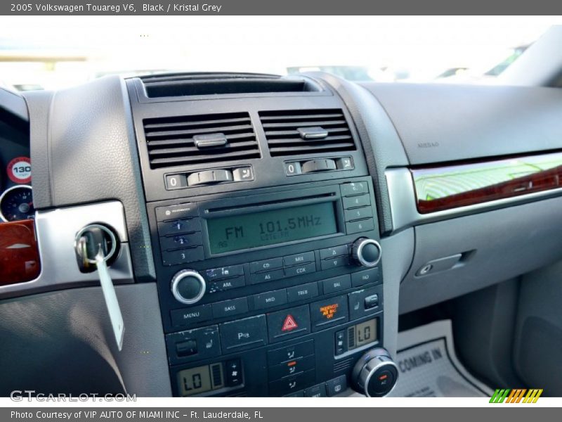 Black / Kristal Grey 2005 Volkswagen Touareg V6