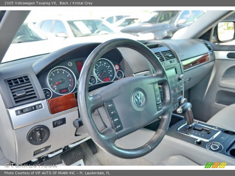Black / Kristal Grey 2005 Volkswagen Touareg V6
