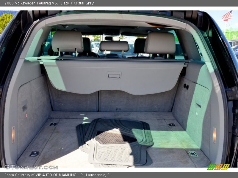 Black / Kristal Grey 2005 Volkswagen Touareg V6