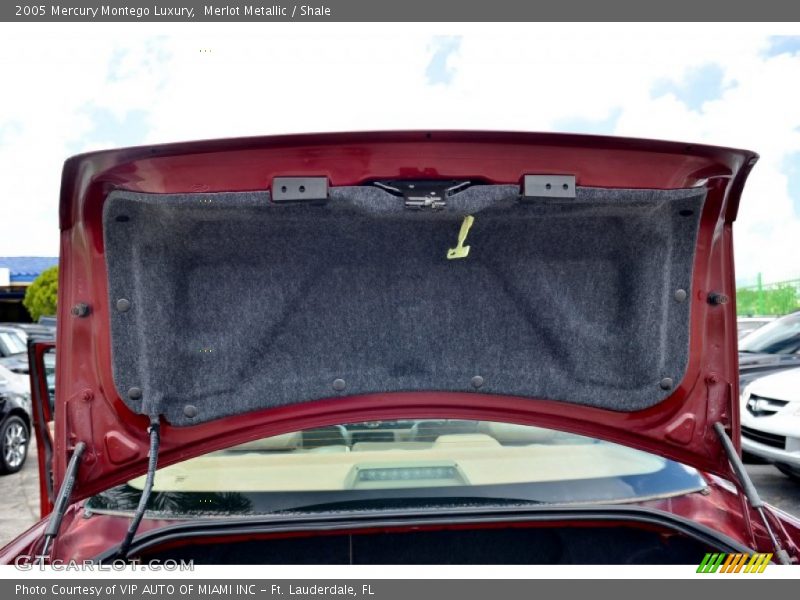 Merlot Metallic / Shale 2005 Mercury Montego Luxury