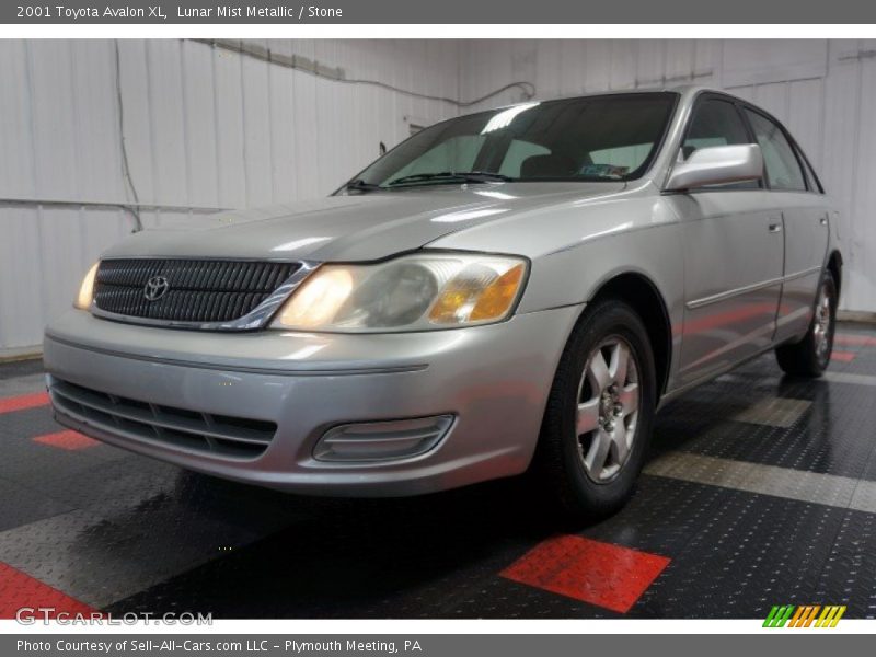 Lunar Mist Metallic / Stone 2001 Toyota Avalon XL