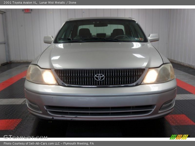 Lunar Mist Metallic / Stone 2001 Toyota Avalon XL
