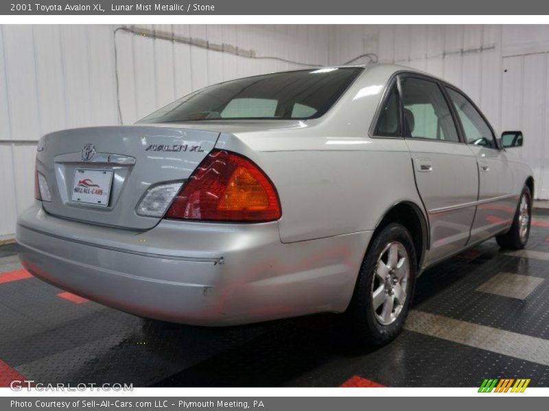Lunar Mist Metallic / Stone 2001 Toyota Avalon XL