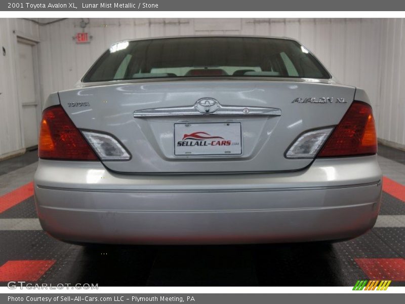 Lunar Mist Metallic / Stone 2001 Toyota Avalon XL