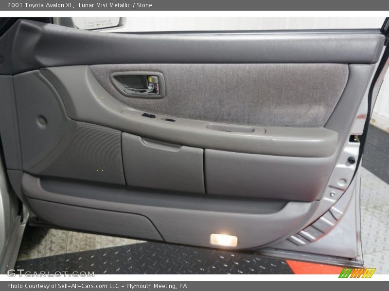 Lunar Mist Metallic / Stone 2001 Toyota Avalon XL