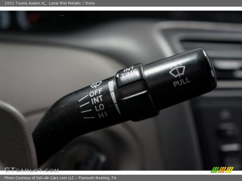 Lunar Mist Metallic / Stone 2001 Toyota Avalon XL