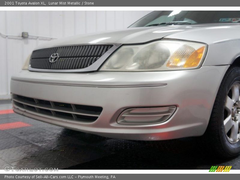 Lunar Mist Metallic / Stone 2001 Toyota Avalon XL