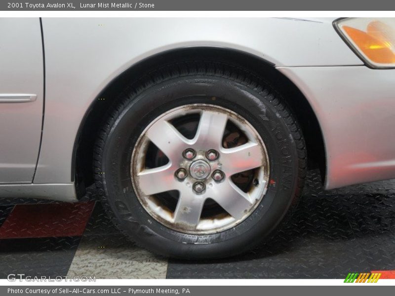 Lunar Mist Metallic / Stone 2001 Toyota Avalon XL