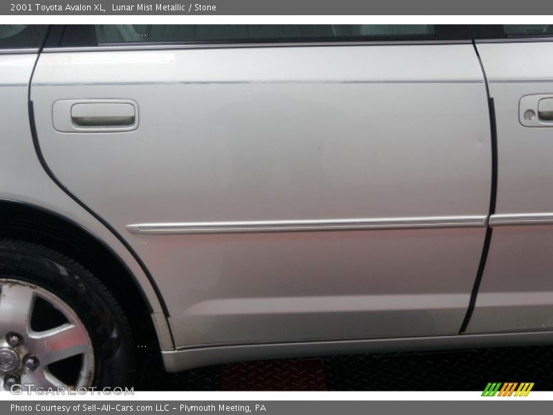 Lunar Mist Metallic / Stone 2001 Toyota Avalon XL