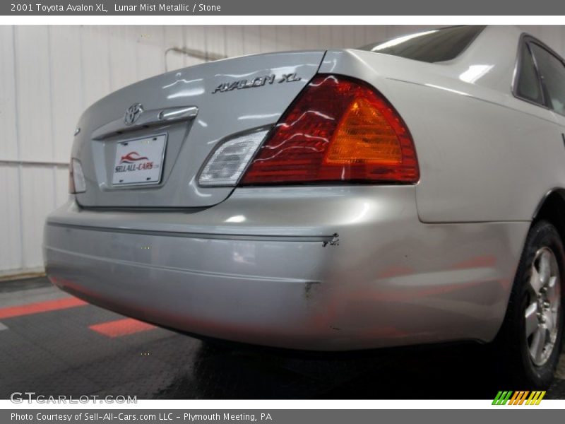 Lunar Mist Metallic / Stone 2001 Toyota Avalon XL