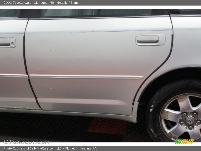 Lunar Mist Metallic / Stone 2001 Toyota Avalon XL