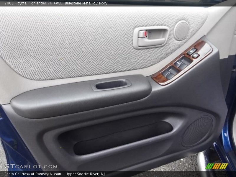 Bluestone Metallic / Ivory 2003 Toyota Highlander V6 4WD