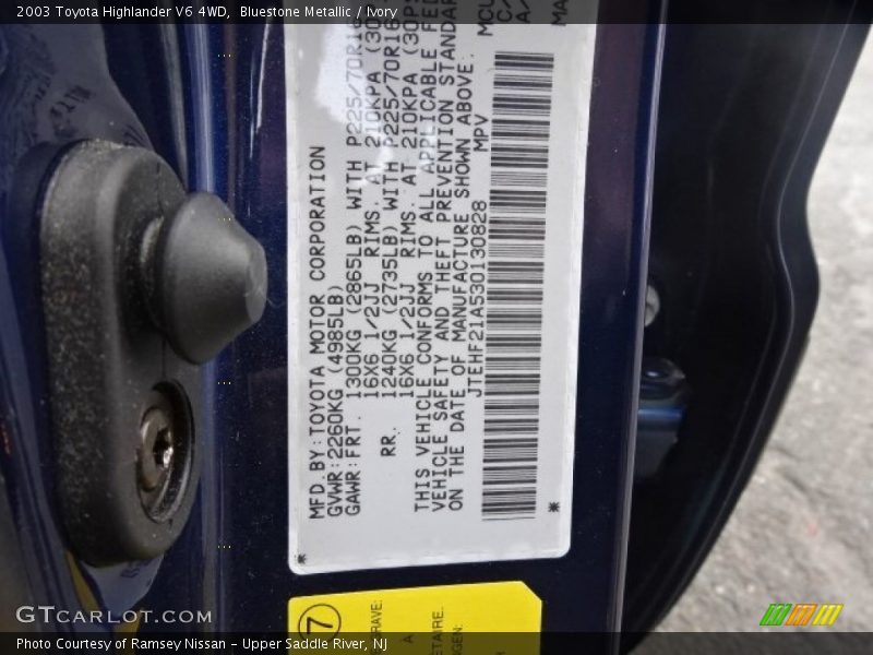 Bluestone Metallic / Ivory 2003 Toyota Highlander V6 4WD