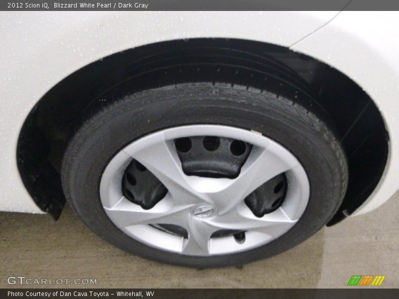 Blizzard White Pearl / Dark Gray 2012 Scion iQ