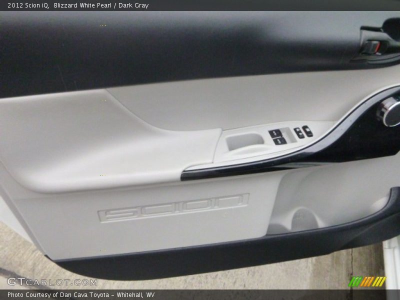 Blizzard White Pearl / Dark Gray 2012 Scion iQ