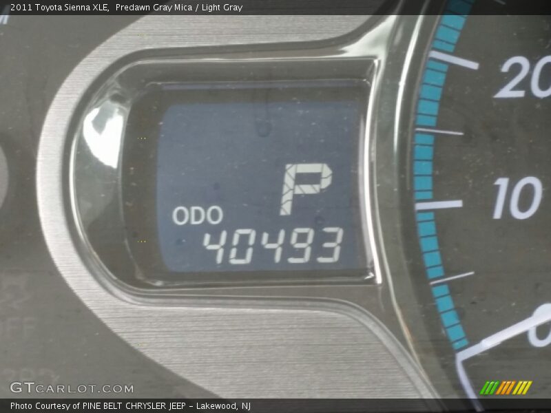 Predawn Gray Mica / Light Gray 2011 Toyota Sienna XLE