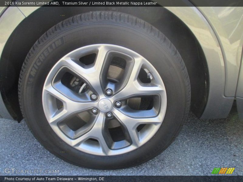  2016 Sorento Limited AWD Wheel