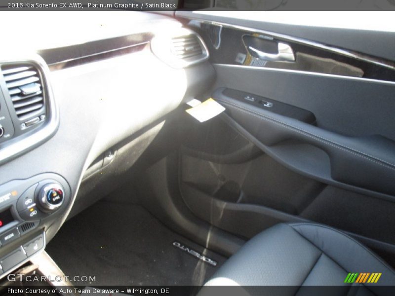 Platinum Graphite / Satin Black 2016 Kia Sorento EX AWD