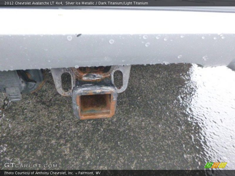 Silver Ice Metallic / Dark Titanium/Light Titanium 2012 Chevrolet Avalanche LT 4x4