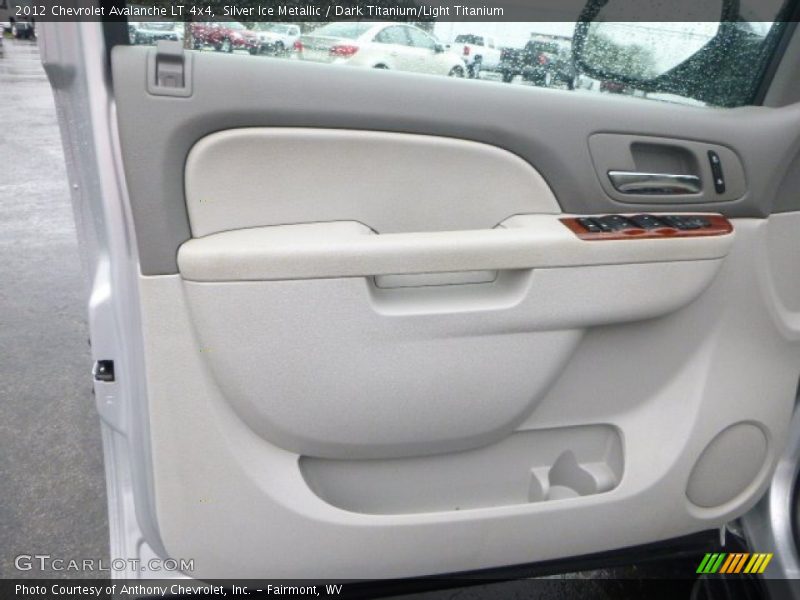 Silver Ice Metallic / Dark Titanium/Light Titanium 2012 Chevrolet Avalanche LT 4x4