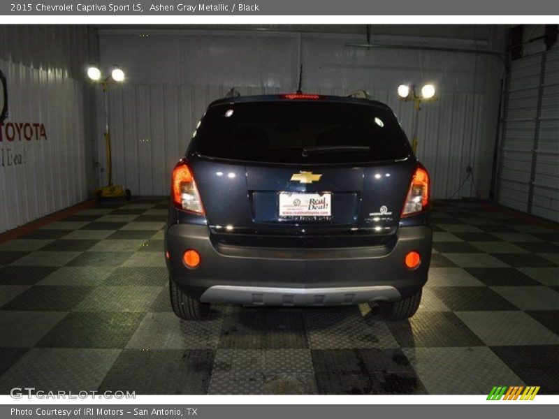 Ashen Gray Metallic / Black 2015 Chevrolet Captiva Sport LS