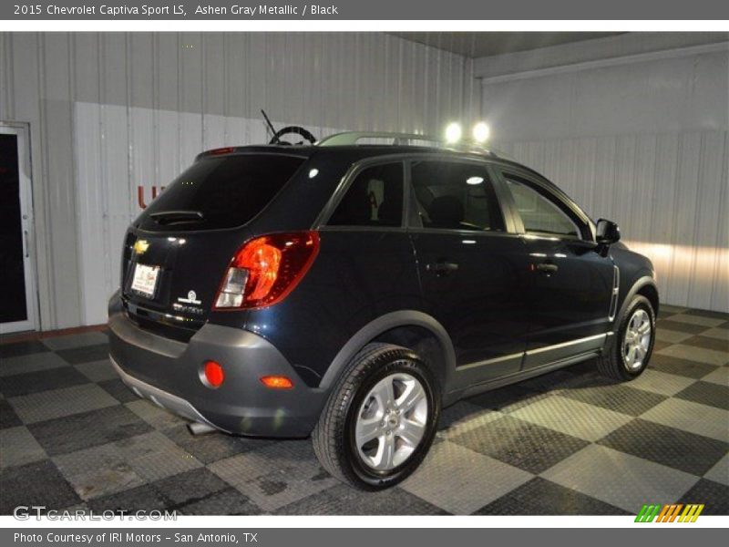 Ashen Gray Metallic / Black 2015 Chevrolet Captiva Sport LS
