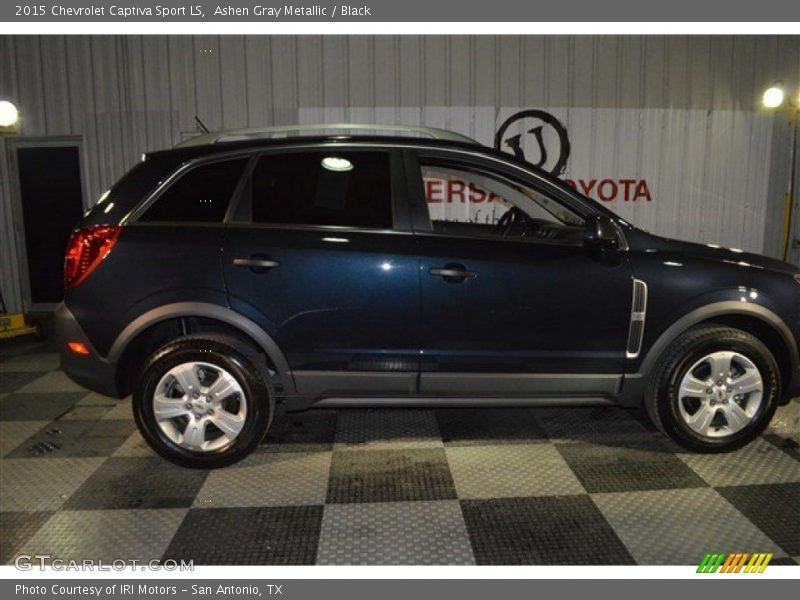 Ashen Gray Metallic / Black 2015 Chevrolet Captiva Sport LS