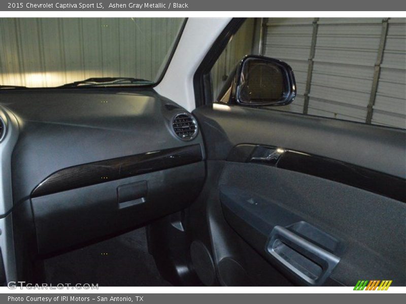 Ashen Gray Metallic / Black 2015 Chevrolet Captiva Sport LS