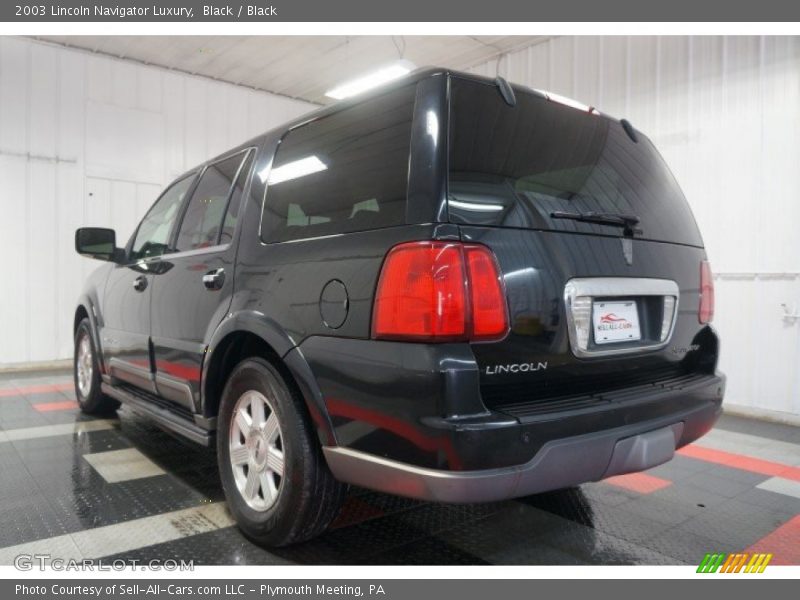 Black / Black 2003 Lincoln Navigator Luxury