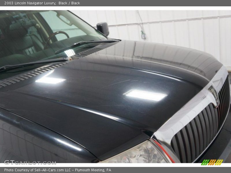 Black / Black 2003 Lincoln Navigator Luxury