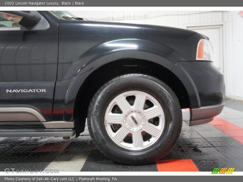 Black / Black 2003 Lincoln Navigator Luxury