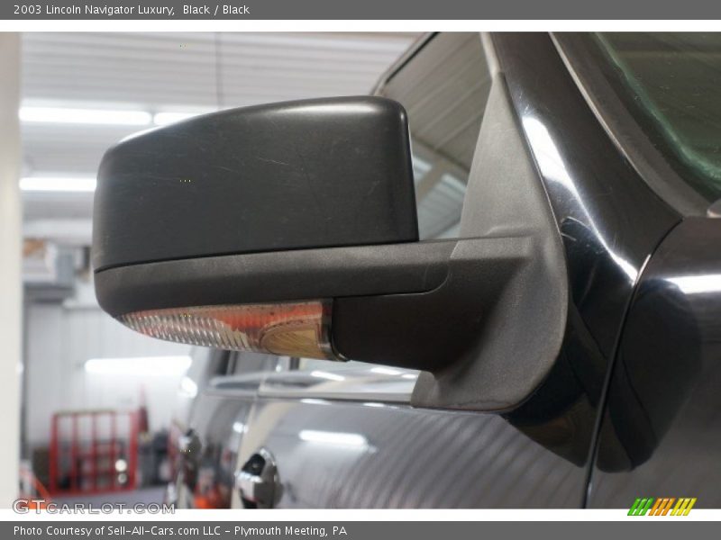 Black / Black 2003 Lincoln Navigator Luxury