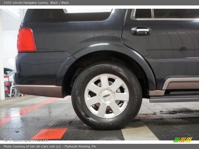 Black / Black 2003 Lincoln Navigator Luxury