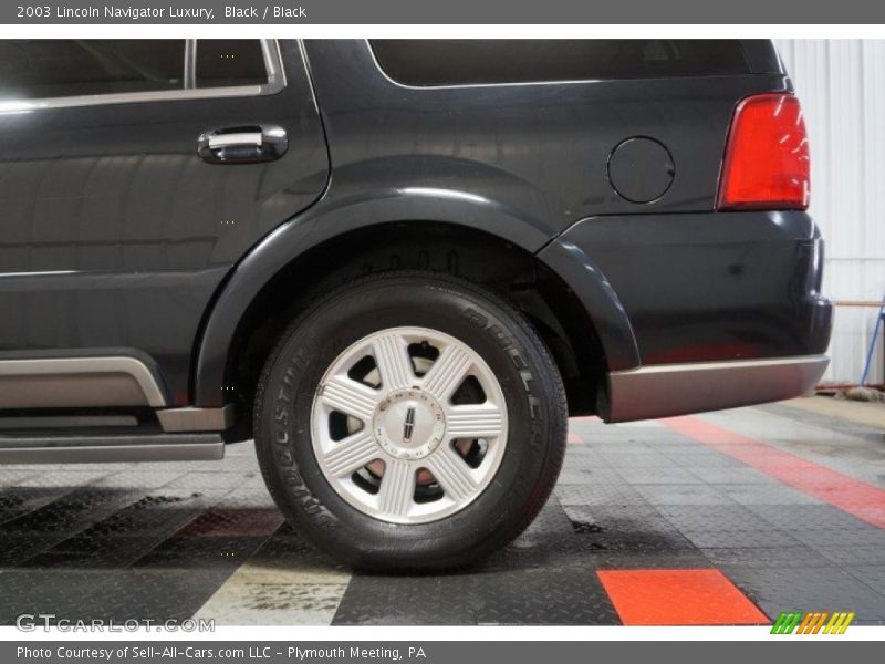 Black / Black 2003 Lincoln Navigator Luxury