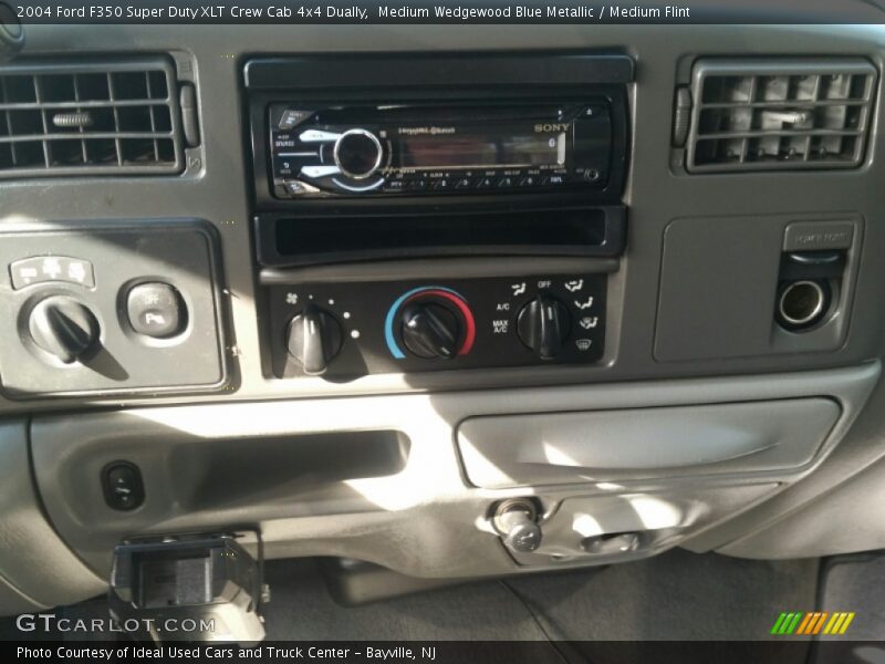 Medium Wedgewood Blue Metallic / Medium Flint 2004 Ford F350 Super Duty XLT Crew Cab 4x4 Dually