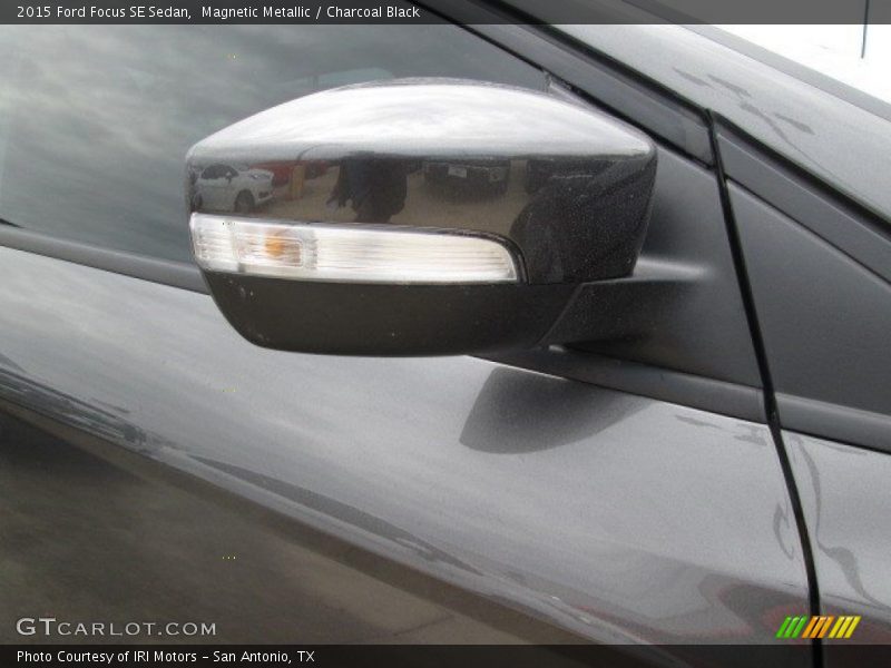 Magnetic Metallic / Charcoal Black 2015 Ford Focus SE Sedan