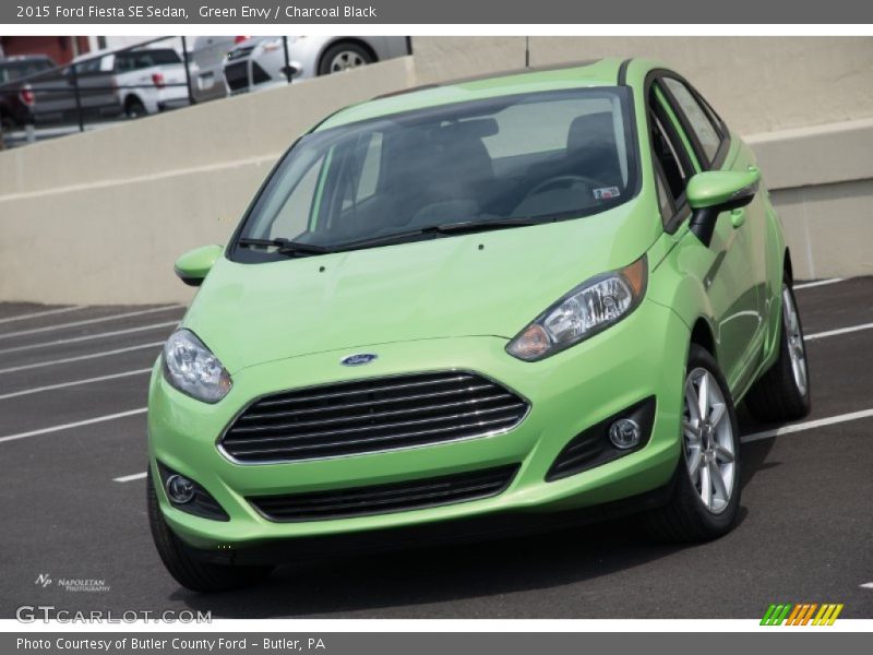 Green Envy / Charcoal Black 2015 Ford Fiesta SE Sedan