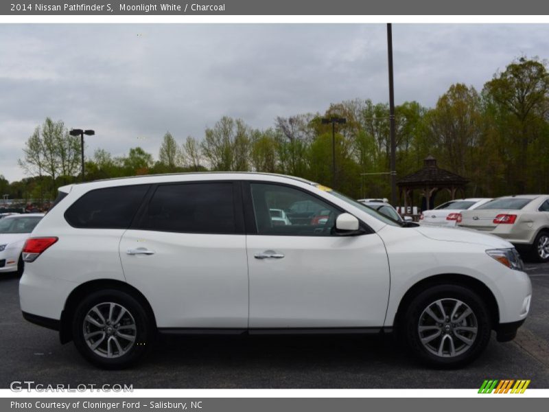 Moonlight White / Charcoal 2014 Nissan Pathfinder S