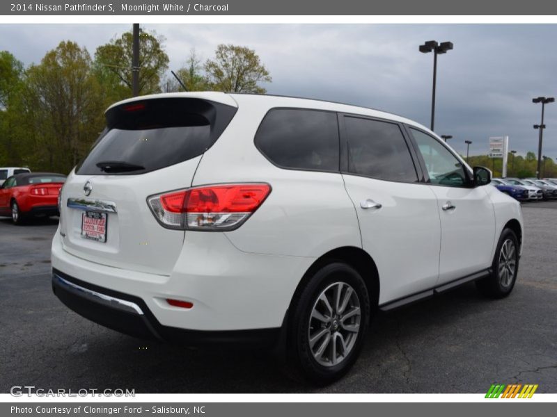 Moonlight White / Charcoal 2014 Nissan Pathfinder S