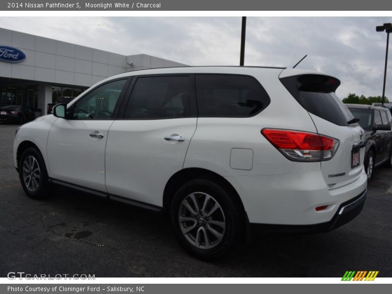 Moonlight White / Charcoal 2014 Nissan Pathfinder S