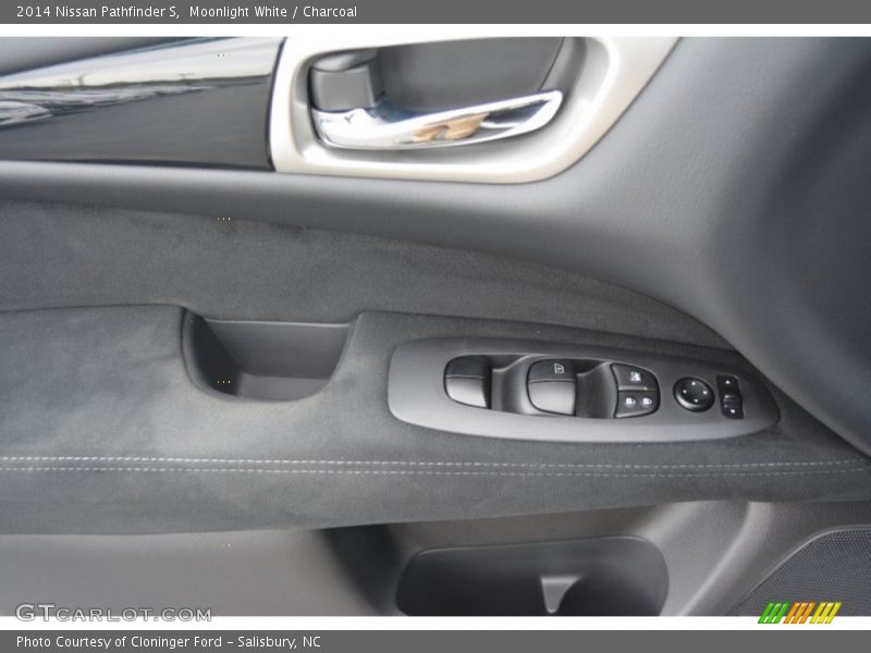 Moonlight White / Charcoal 2014 Nissan Pathfinder S