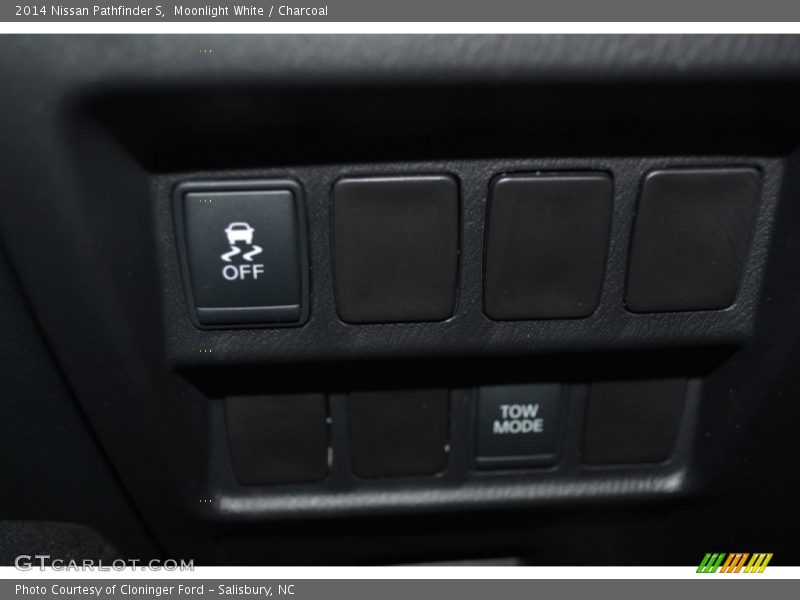 Moonlight White / Charcoal 2014 Nissan Pathfinder S