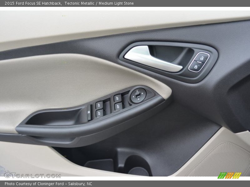 Tectonic Metallic / Medium Light Stone 2015 Ford Focus SE Hatchback