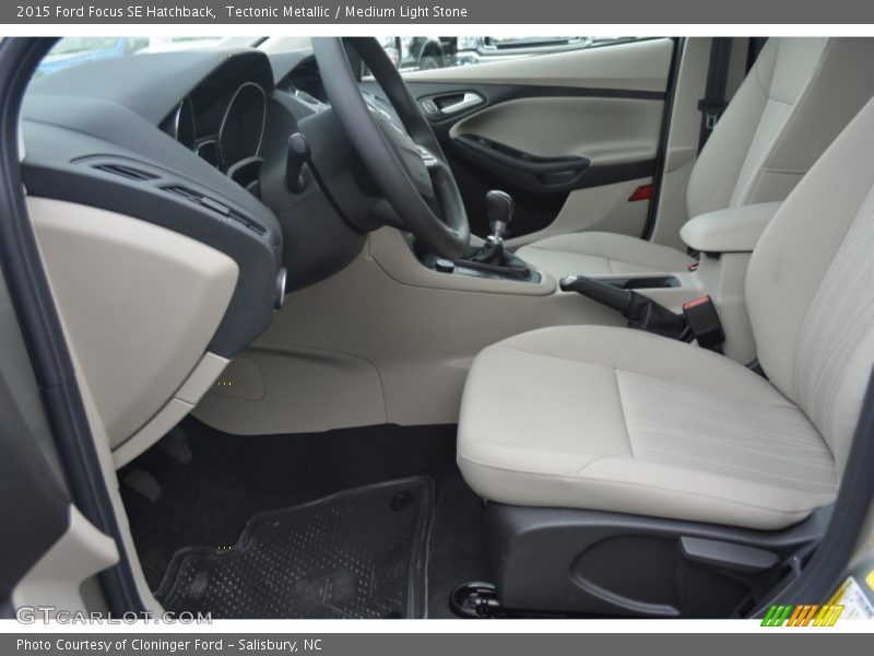 Tectonic Metallic / Medium Light Stone 2015 Ford Focus SE Hatchback