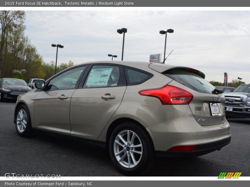 Tectonic Metallic / Medium Light Stone 2015 Ford Focus SE Hatchback