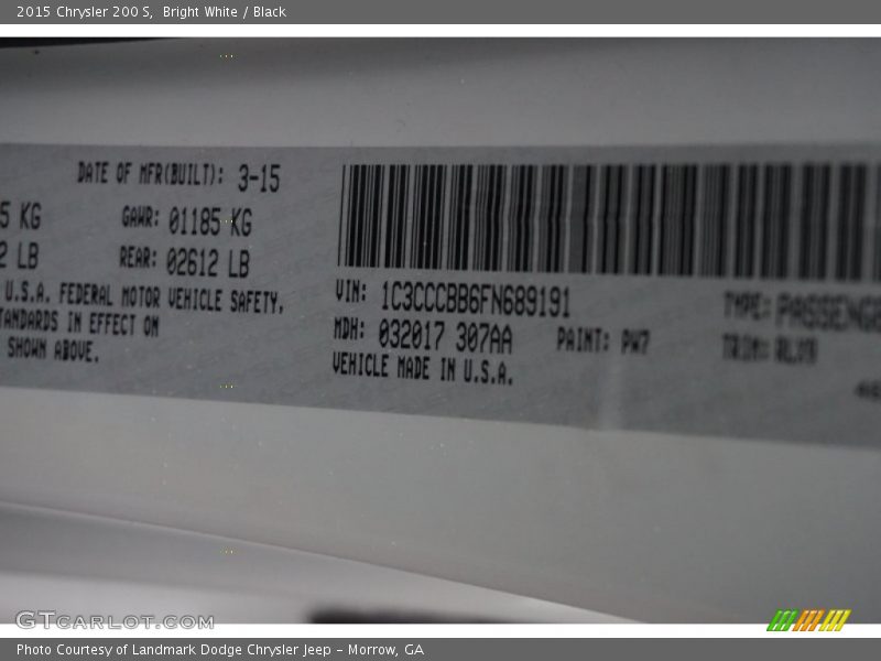 Bright White / Black 2015 Chrysler 200 S