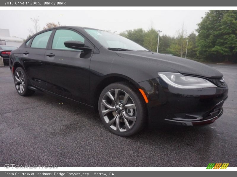 Front 3/4 View of 2015 200 S