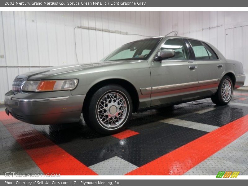 Front 3/4 View of 2002 Grand Marquis GS