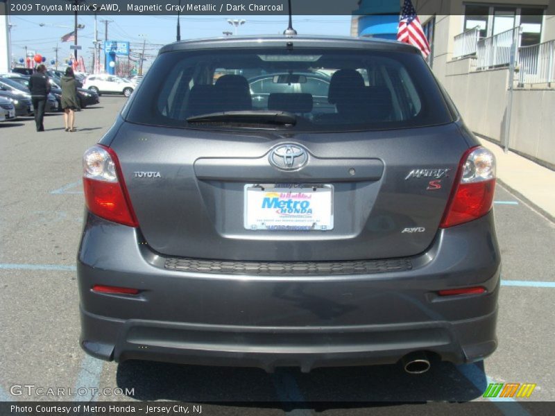 Magnetic Gray Metallic / Dark Charcoal 2009 Toyota Matrix S AWD