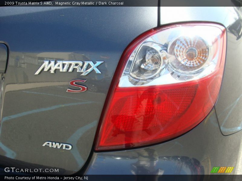 Magnetic Gray Metallic / Dark Charcoal 2009 Toyota Matrix S AWD